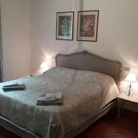 Apartment Artemisia Antique Fara *